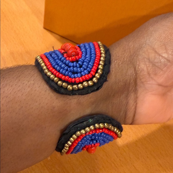 Handcrafted Blue and Red Beaded Shell Cuff Bracelet - Picture 5 of 5